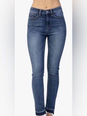 Judy Blue skinny jeans 20w raw hem